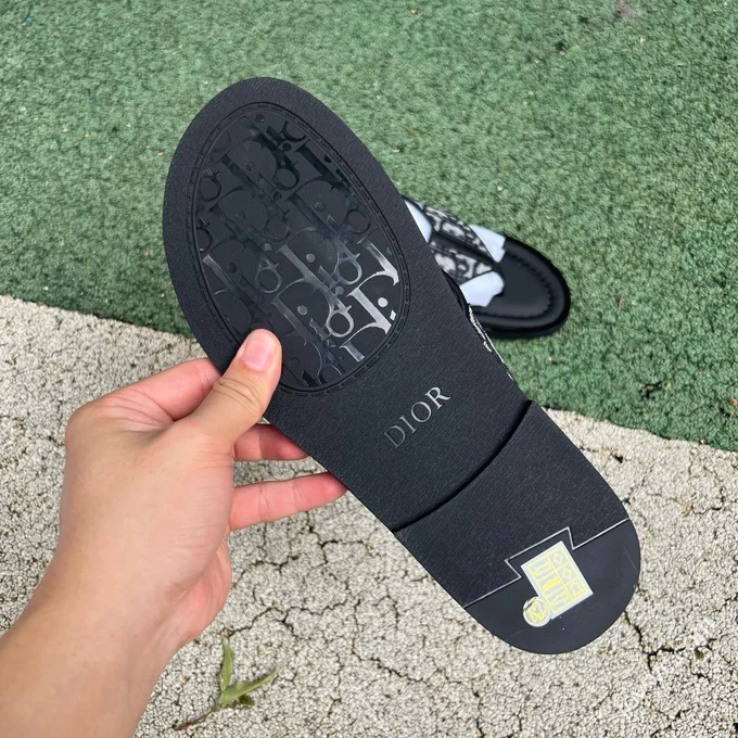 Dior Alias Calfskin Flip-Flops Black White Men's Beige