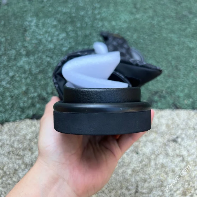 LV Slides Black LOUIS VUITTON Pool Pillow Comfort