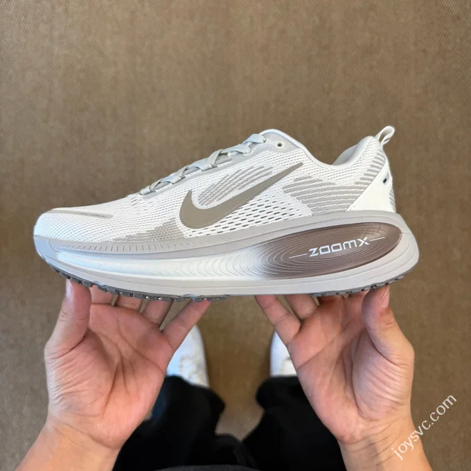 Nike Vomero 18 Marathon Running Shoes Brown HM6804-003