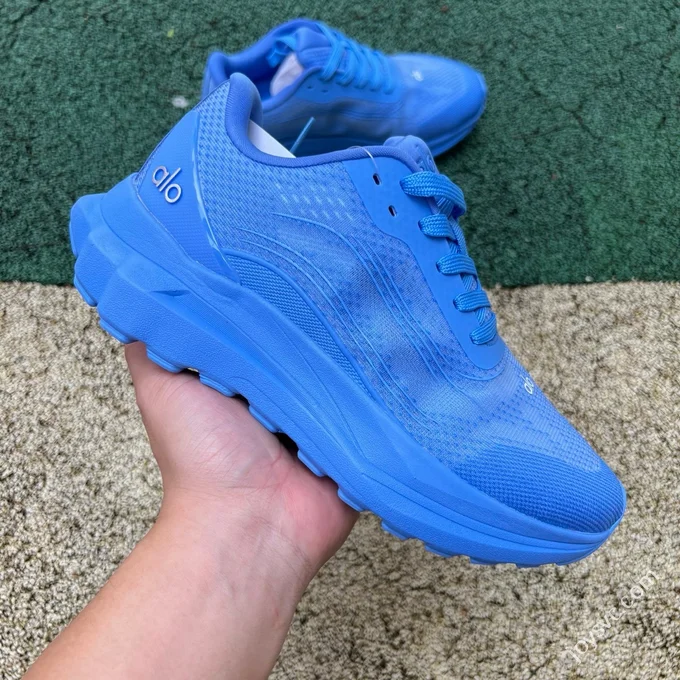 Alo Yoga Runner Low Sneaker Alo Blue