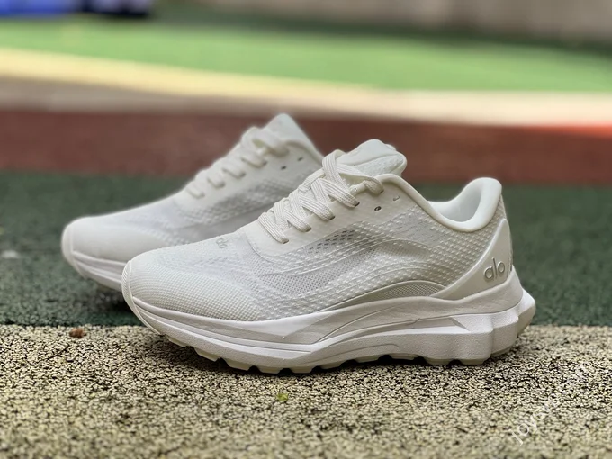 Alo Yoga Runner Low Sneaker Alo White
