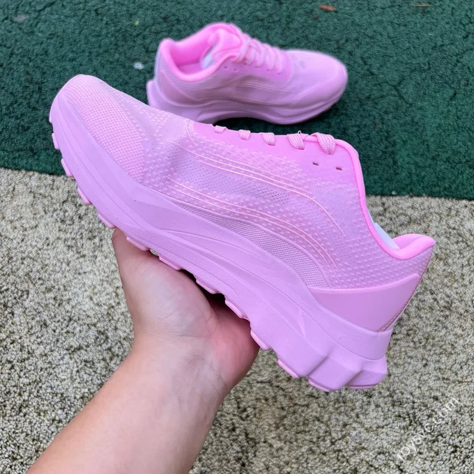 Alo Yoga Runner Low Sneaker Alo Pink