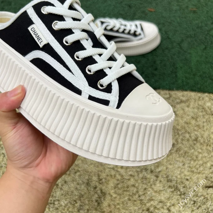 Chanel Half-Slipper Black White
