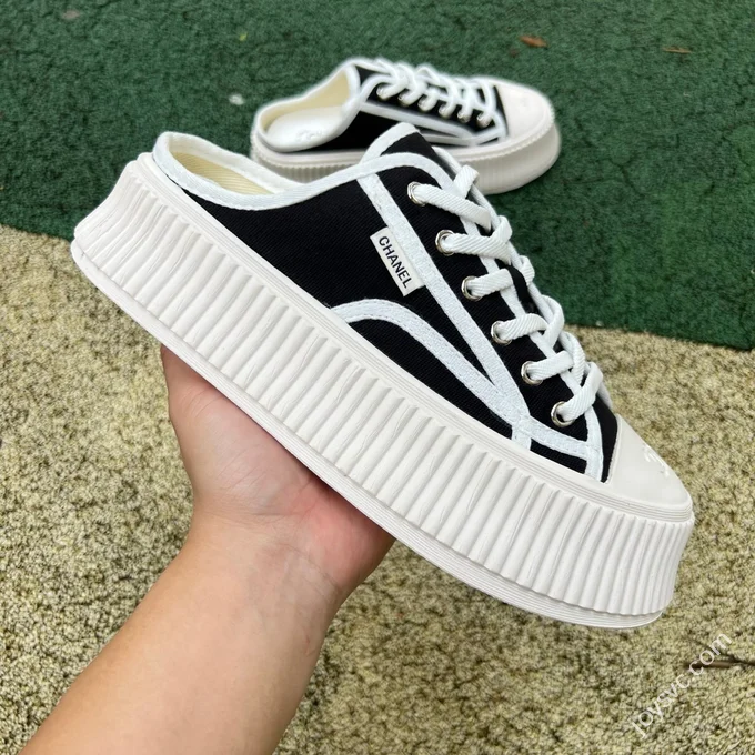 Chanel Half-Slipper Black White