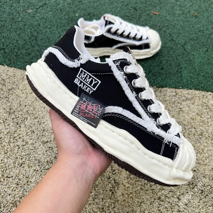 MIHARA YASUHIRO x xVESSEL MYY Black White