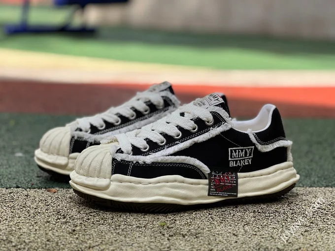 MIHARA YASUHIRO x xVESSEL MYY Black White