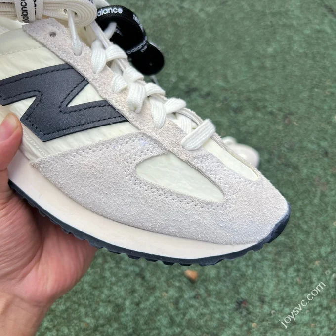 President Version NB471 Beige Black