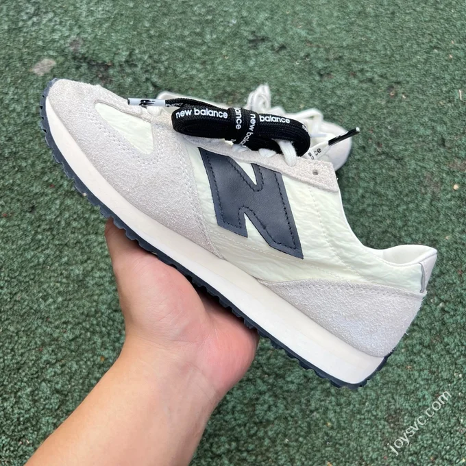 President Version NB471 Beige Black