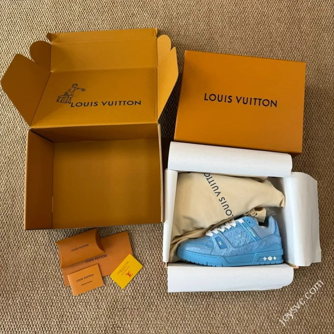 LV Blue Patent Leather Meteor LOUIS VUITTON Trainer