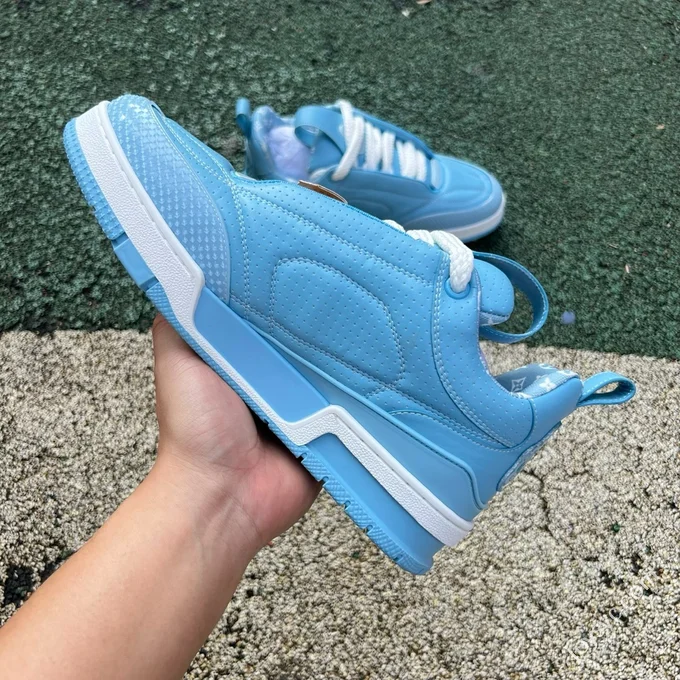 LOUIS VUITTON Skate LV Sneakers Blue