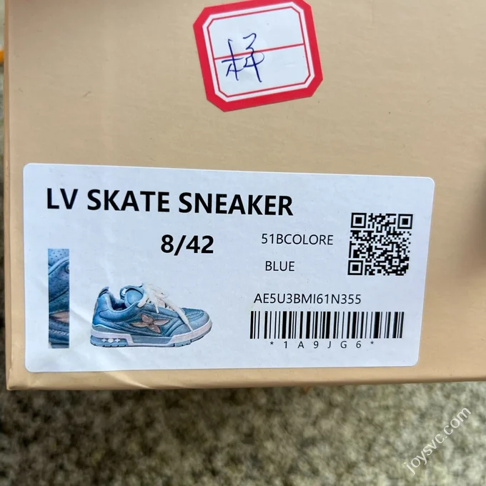 LOUIS VUITTON Skate LV Sneakers Blue