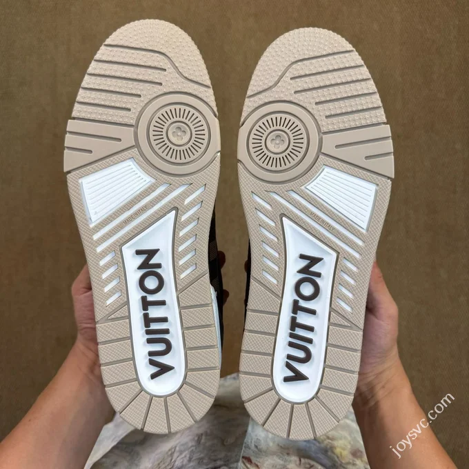 LV Nigo Collaboration Portrait Monogram Brown LOUIS VUITTON Trainer