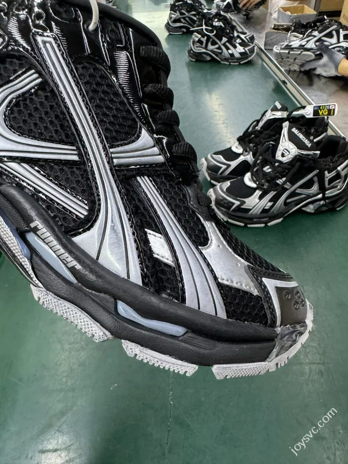 VG Balenciaga Runner 7.0