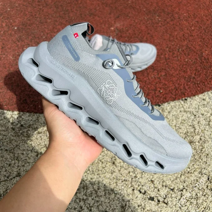On x LOEWE Cloudtilt Grey