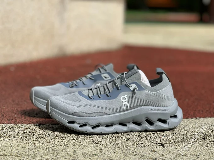 On x LOEWE Cloudtilt Grey