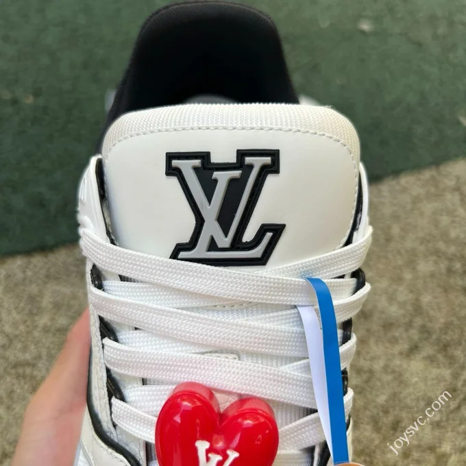 LOUIS VUITTON Trainer LV White Black