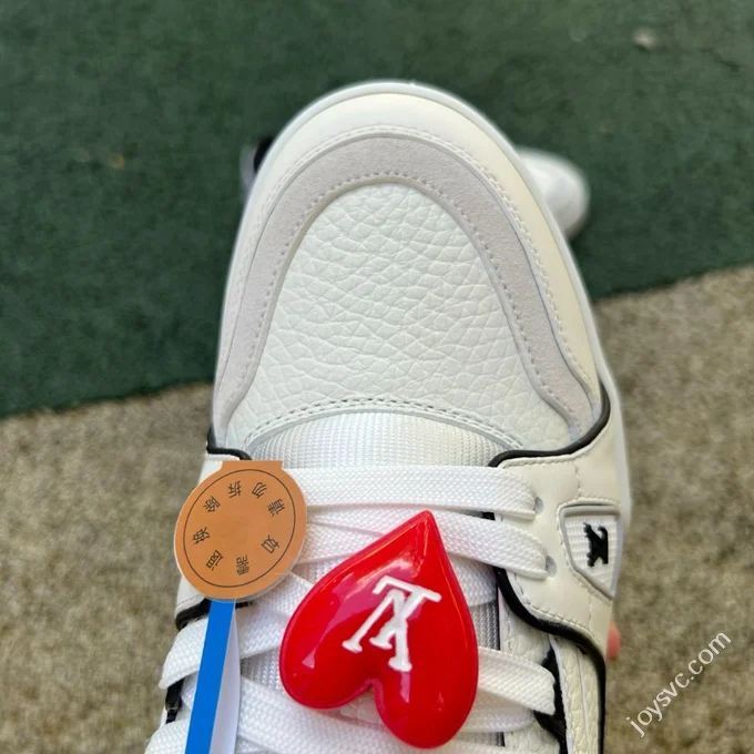 LOUIS VUITTON Trainer LV White Black