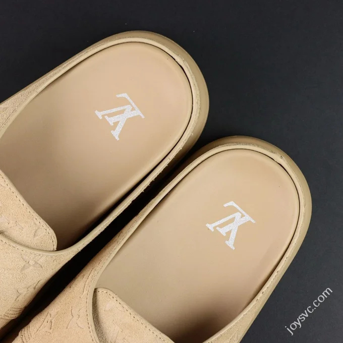LOUIS VUITTON Easy Calf Leather Flat Toe Covered Mules/Clogs
