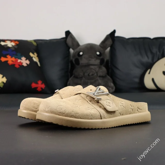 LOUIS VUITTON Easy Calf Leather Flat Toe Covered Mules/Clogs