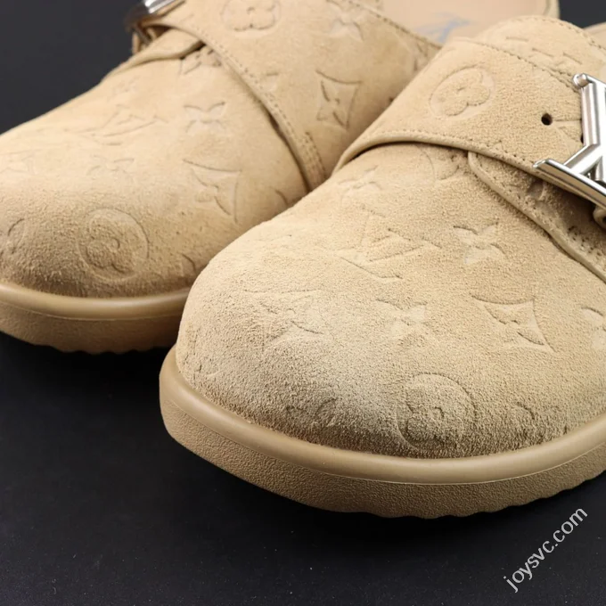 LOUIS VUITTON Easy Calf Leather Flat Toe Covered Mules/Clogs