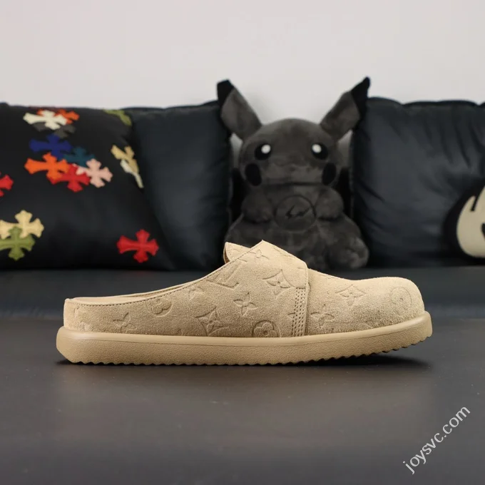 LOUIS VUITTON Easy Calf Leather Flat Toe Covered Mules/Clogs