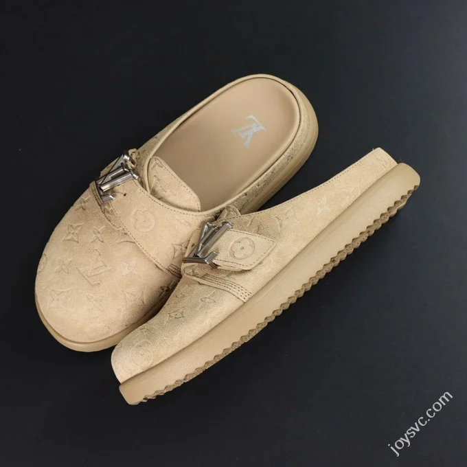 LOUIS VUITTON Easy Calf Leather Flat Toe Covered Mules/Clogs
