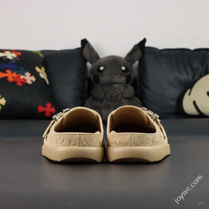 LOUIS VUITTON Easy Calf Leather Flat Toe Covered Mules/Clogs