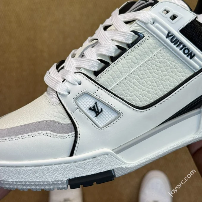 LV 2025 White Black LOUIS VUITTON Trainer