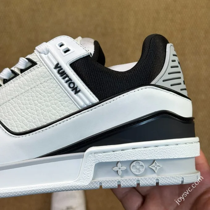LV 2025 White Black LOUIS VUITTON Trainer