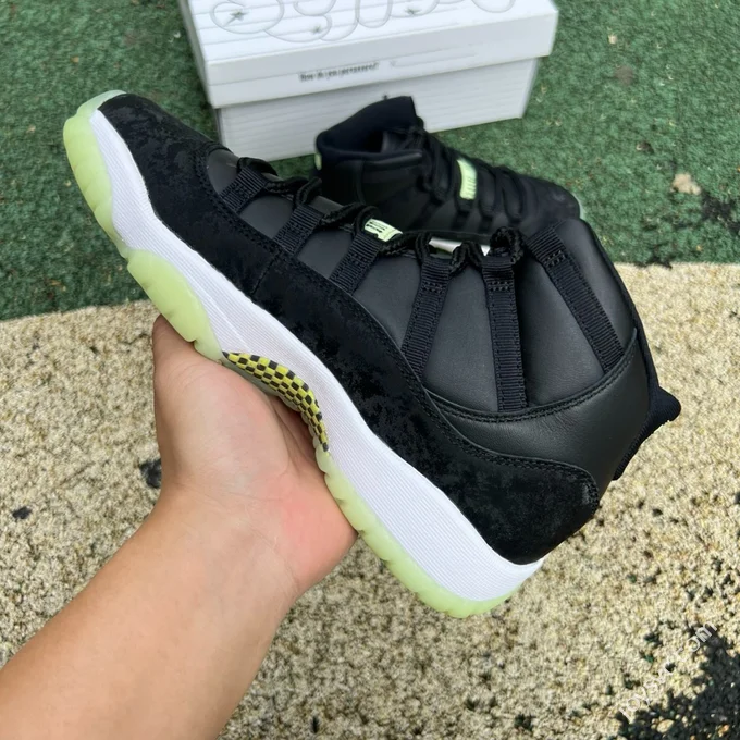 Pure Original AJ11 Luminous Halloween Black White Green Women's IB1378-001