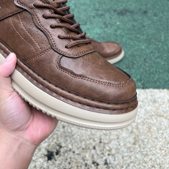 Timberland Mid Top Boots Brown