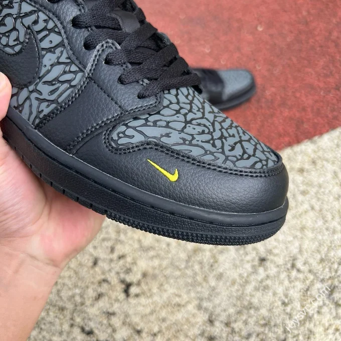 AJ1 Low Black Elephant Print IM6568-010