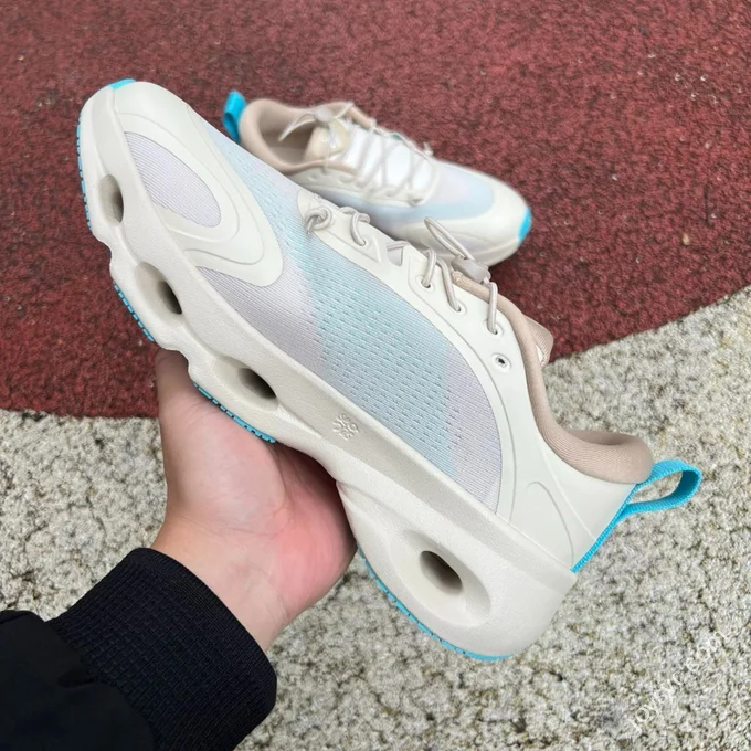 LOEWE x On Cloudsolo Beige