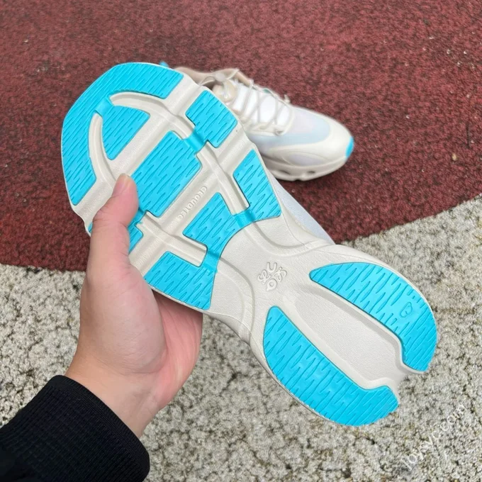 LOEWE x On Cloudsolo Beige