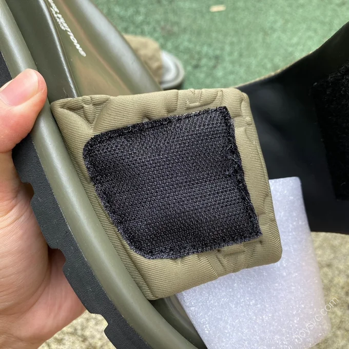 LOUIS VUITTON Pool Pillow Comfort Slides Green