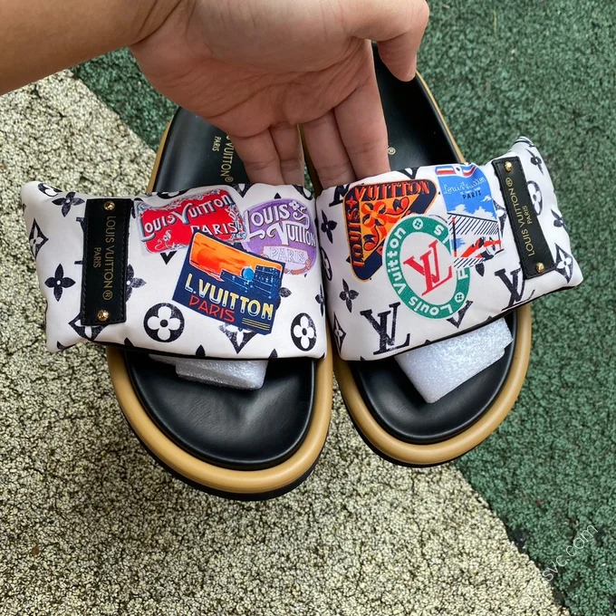 LOUIS VUITTON Pool Pillow Comfort Slides Black White